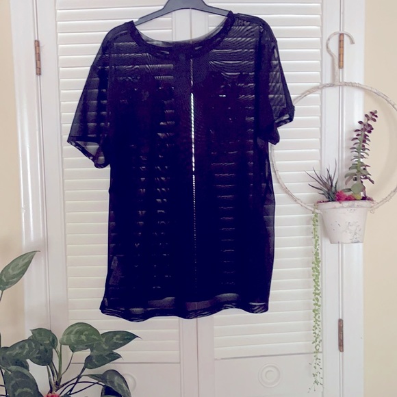 🌹Chic embroidered mesh t-shirt. - Picture 2 of 2